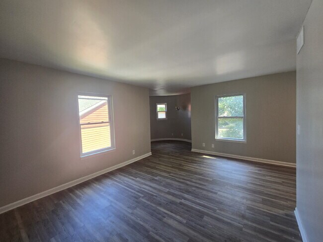 Photo - "Coming Soon  1-Bedroom Gem with Spacious 750 Sq Ft at N Jane St, Louisville!" Unit 2