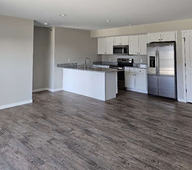 Building Photo - 7069 Crosvik Ct
