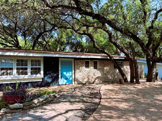 Building Photo - 439 Brady Ln