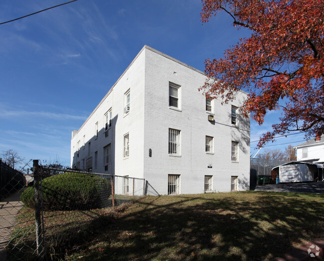 Primary Photo - 324 61st St NE