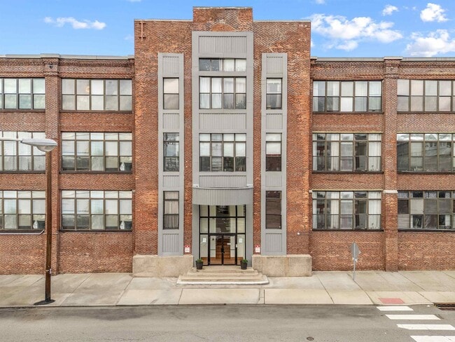 Building Photo - 300 Communipaw Ave Unit 307 Rental