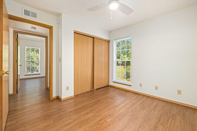 31-web-or-mls-10ps - Robinson Park Apartments