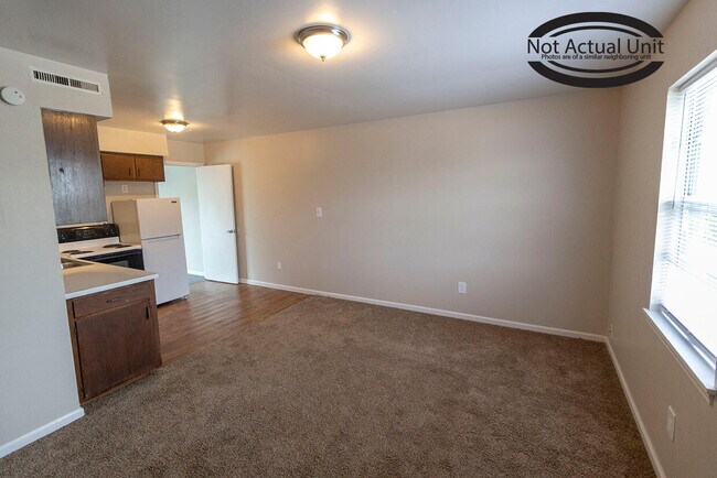 Photo - 700 W Cunningham Dr Unidad C