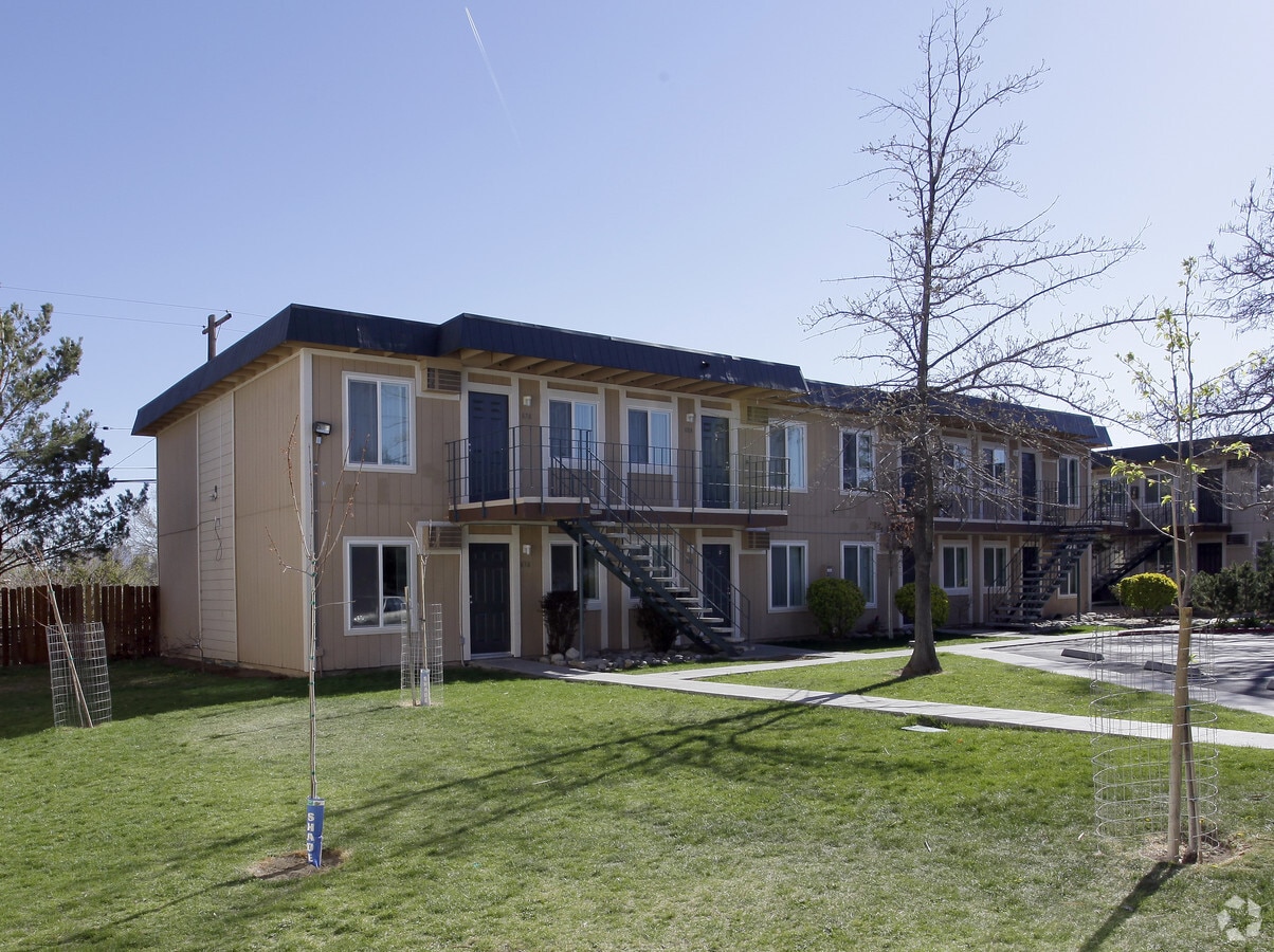 Lansdowne House Apartments - Lansdowne House Apartments