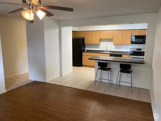 Building Photo - 140 Oneida St Unit 1 Rental