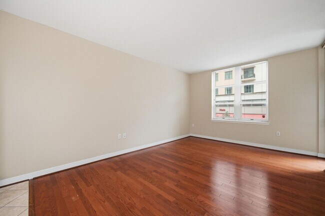 Photo - 157 Fleet St Unidad 211