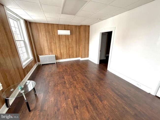 Building Photo - 136 S 5th St Unit 2F