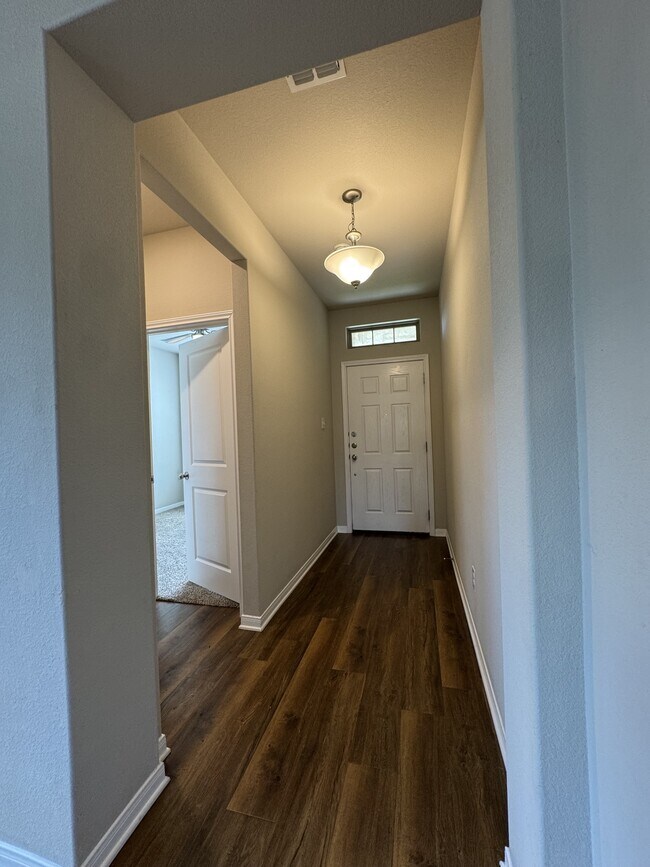 Photo - 1006 Aurora Grove Bend