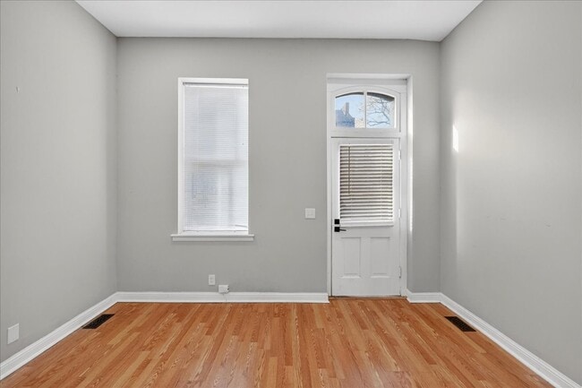 Building Photo - 2022 S 11th St