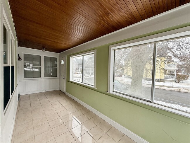 Building Photo - 115 Elmwood Ave Unit 115