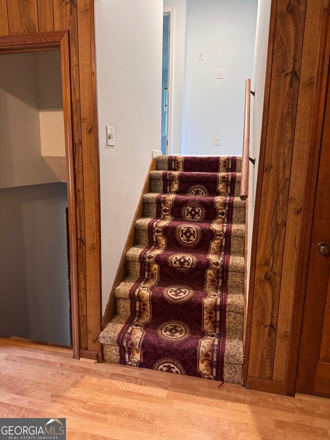 Photo - 532 Villa Dr SW