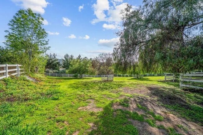 Photo - 7102 Vía Mariposa Norte