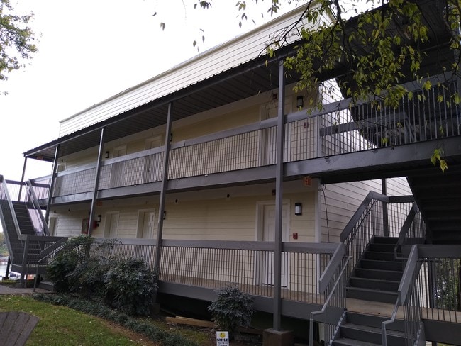 Hidden Ridge Apartments - Hidden Ridge Apartments