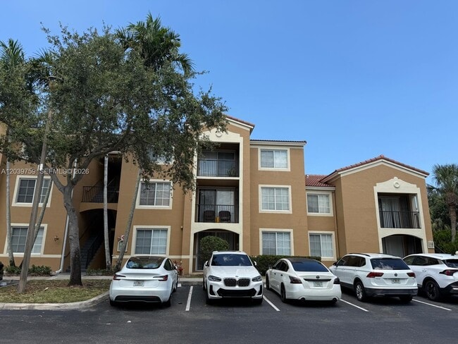 Building Photo - 8050 N Nob Hill Rd Unit 105