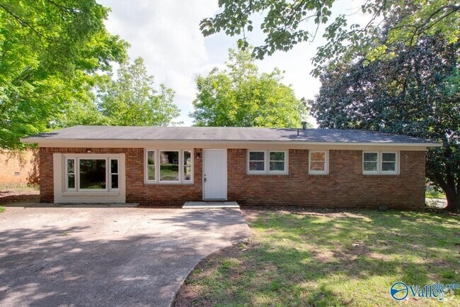 Building Photo - 4813 Joy Dr NW Rental