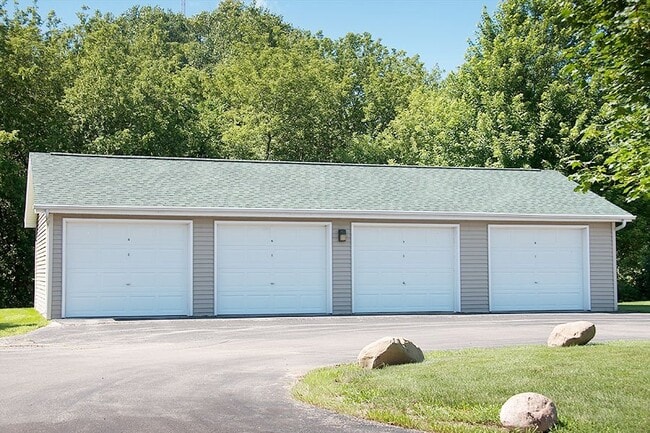 Building Photo - ASHBURY FARMS