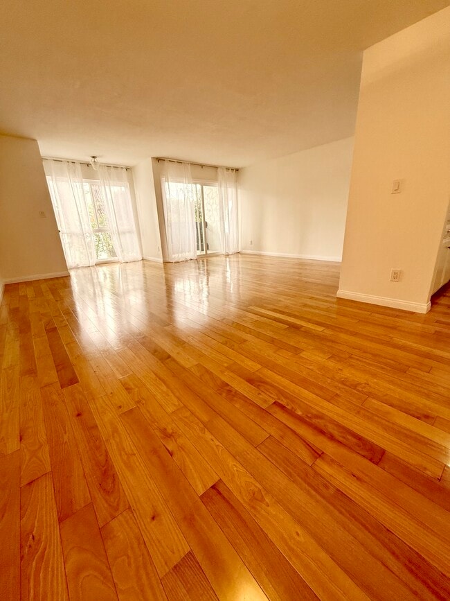 Building Photo - 906 Camino Real Unit 103 Rental