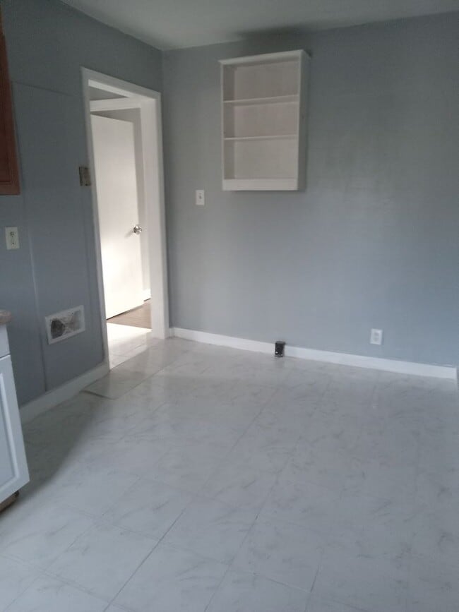 Photo - Cozy Two Bedroom Duplex in Lincoln Heights!