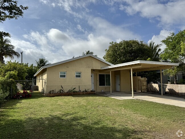 Building Photo - 232 NW 9th St Rental