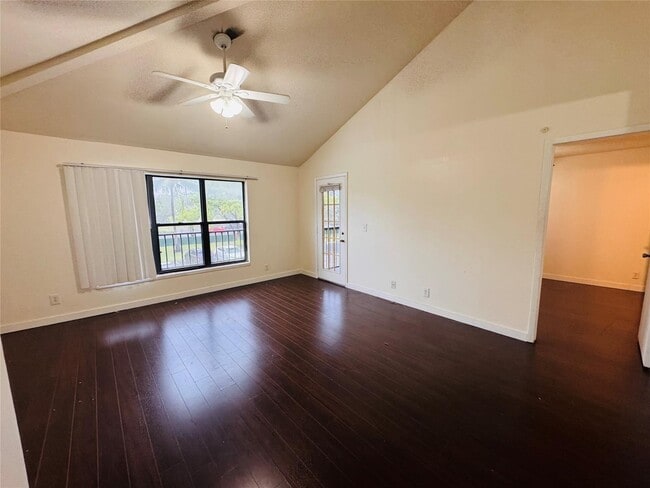 Photo - 4090 N Pine Island Rd Unit 301