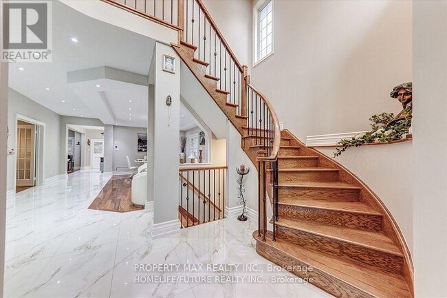 Photo - 28 Billancourt Cres