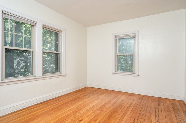 Photo - 2226 Garfield Ave S