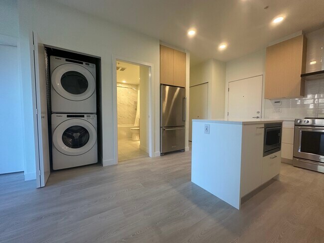 Photo - 104-7599 15th Street Unité 104