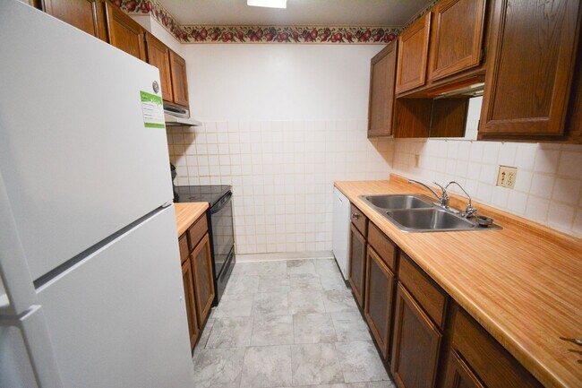 Photo - Main floor 2br condo steps from the Douglas Trail! Unit F105