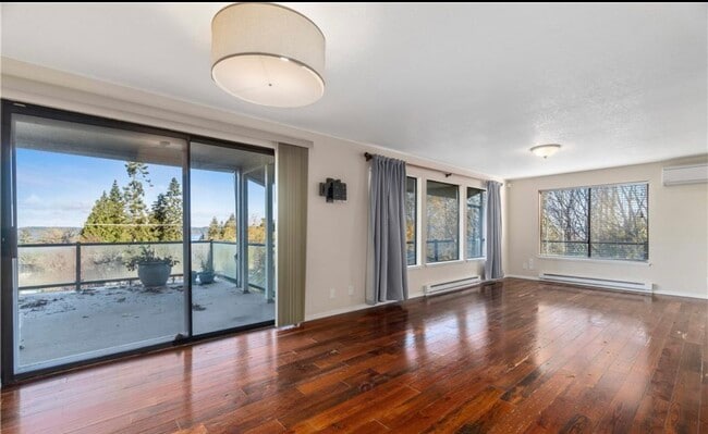 Photo - 9721 Glacis Dr NE Unit Main Upstairs