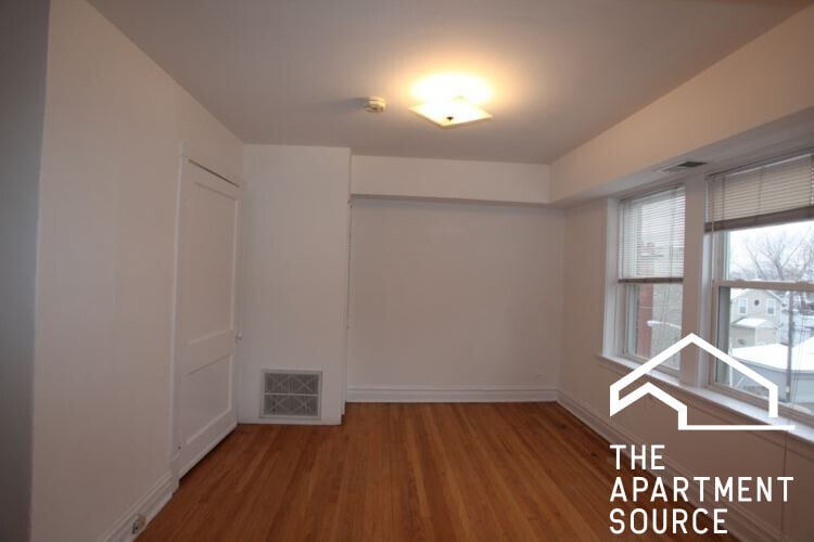Photo - 3052 W Berteau Ave
