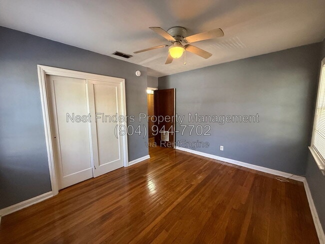 Photo - 3553 Oak St