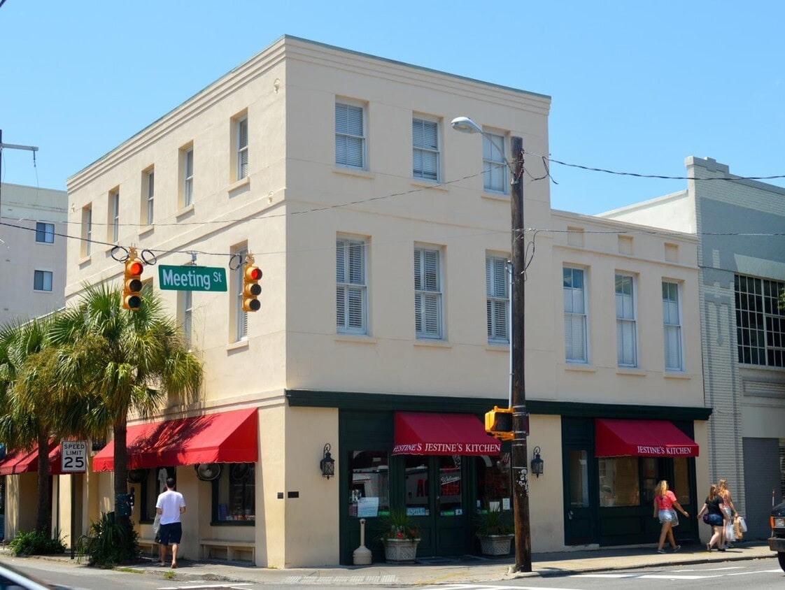 Photo - 54 Wentworth St (Charleston, SC)