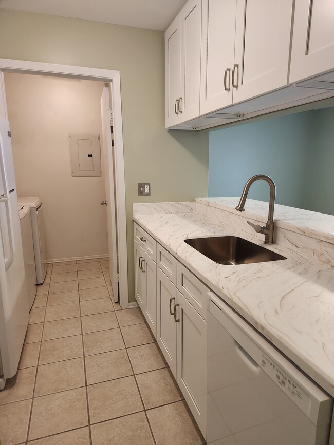 Kitchen - 608 Woodhollow Dr Unit 608