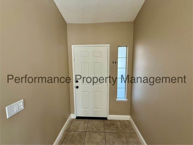 Photo - Beautiful 3 Bed/2 Bath Home in Fresno w/ RBP & $0 Deposit Option Unidad 121