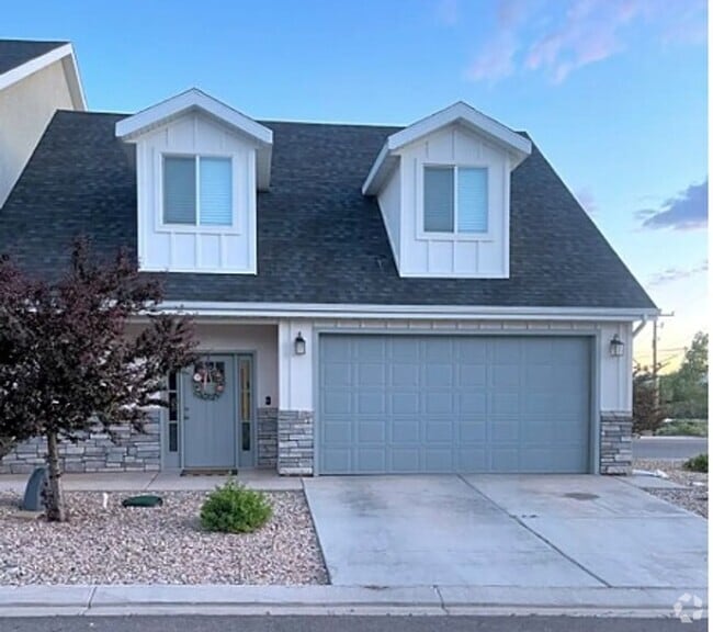 Building Photo - 1579 W Pyrite Ln Rental