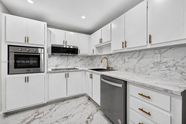 Building Photo - 19380 Collins Ave Unit 608