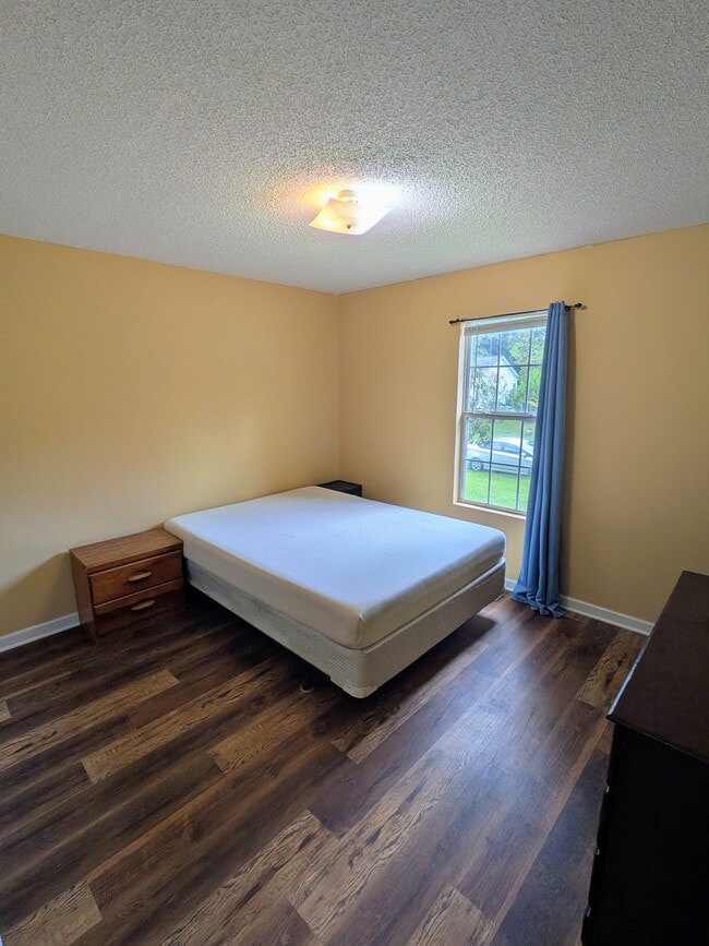 Photo - 228 Chesterton Dr