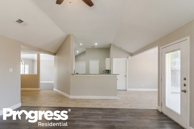 Photo - 912 Blewitt Dr