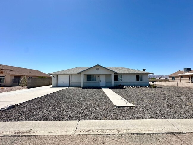 Building Photo - 6582 W Hershey Wy