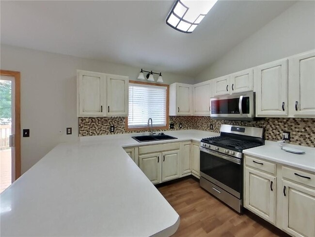 Photo - 6393 Wildwood Way