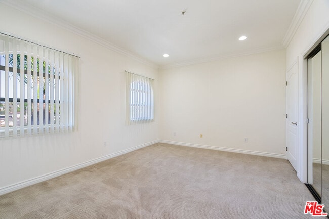 Photo - 3328 Oakhurst Ave Unit 311