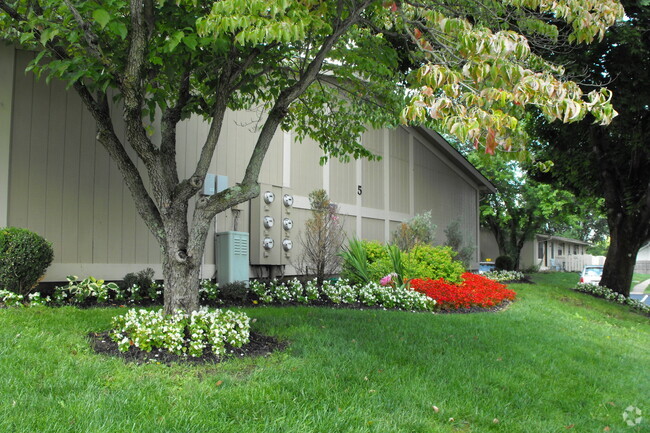 Building Photo - Bellflower Apartments