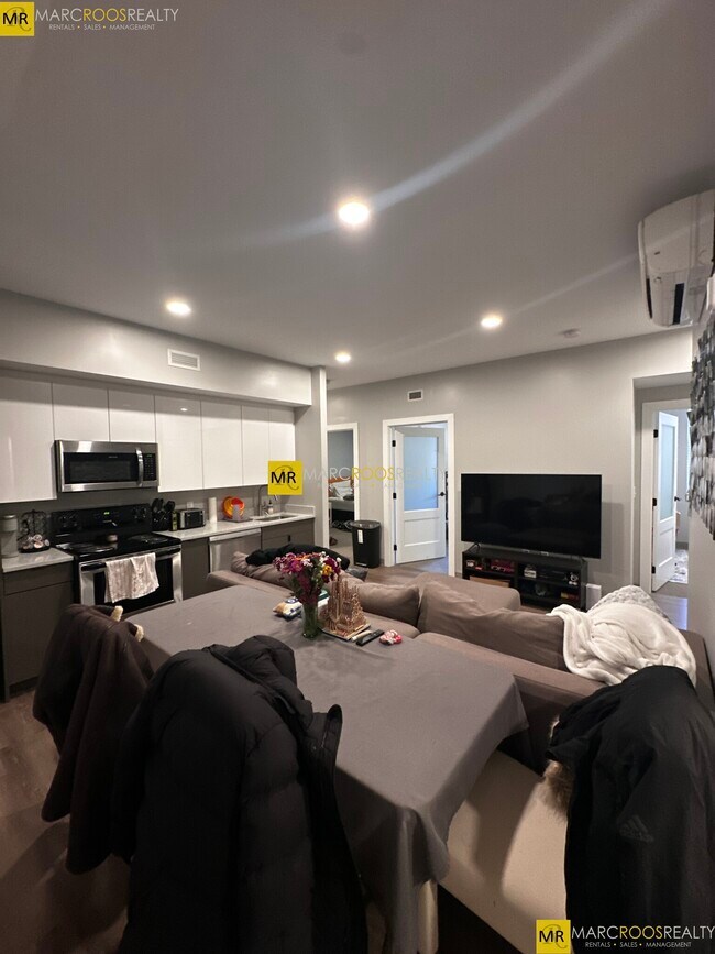 Building Photo - 128 Hemenway St Rental