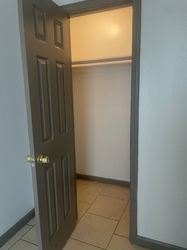 Building Photo - 3028 Avenue M Unit 2