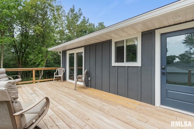 Photo - 1900 E Knox St