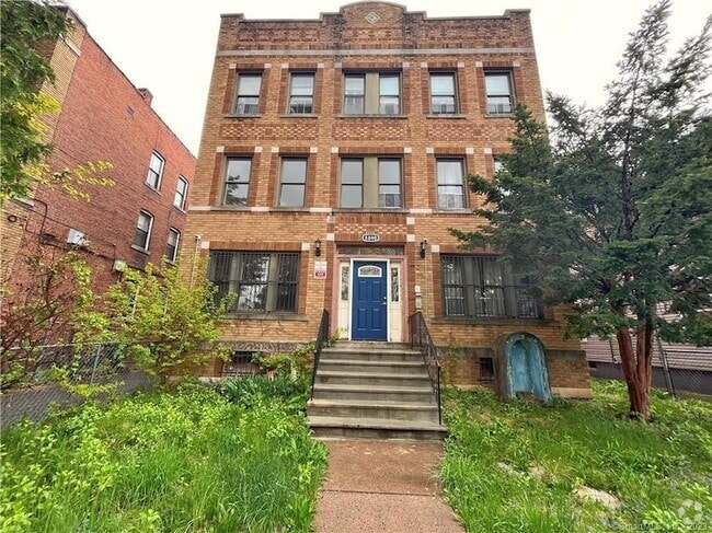 Building Photo - 88 Clark St Rental