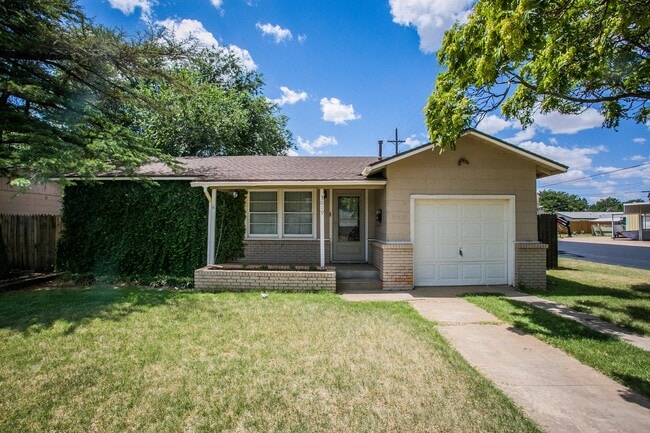 Photo - 3019 47th St