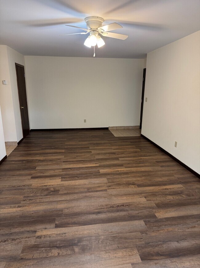 981 St Albans St N Unit 107