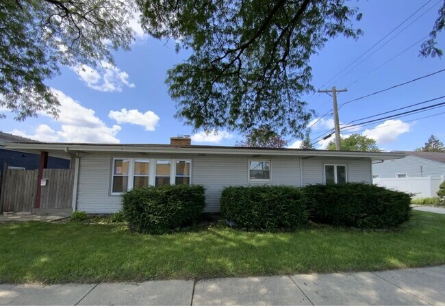 Photo - 4642 Hawthorne Ave