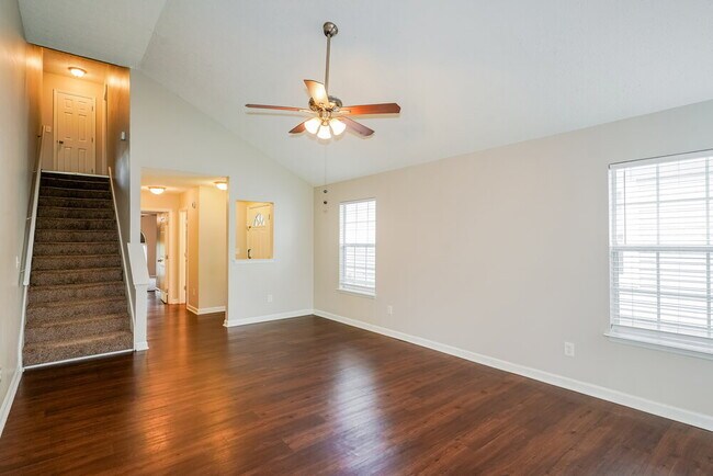 Photo - 2729 Riverbend Dr